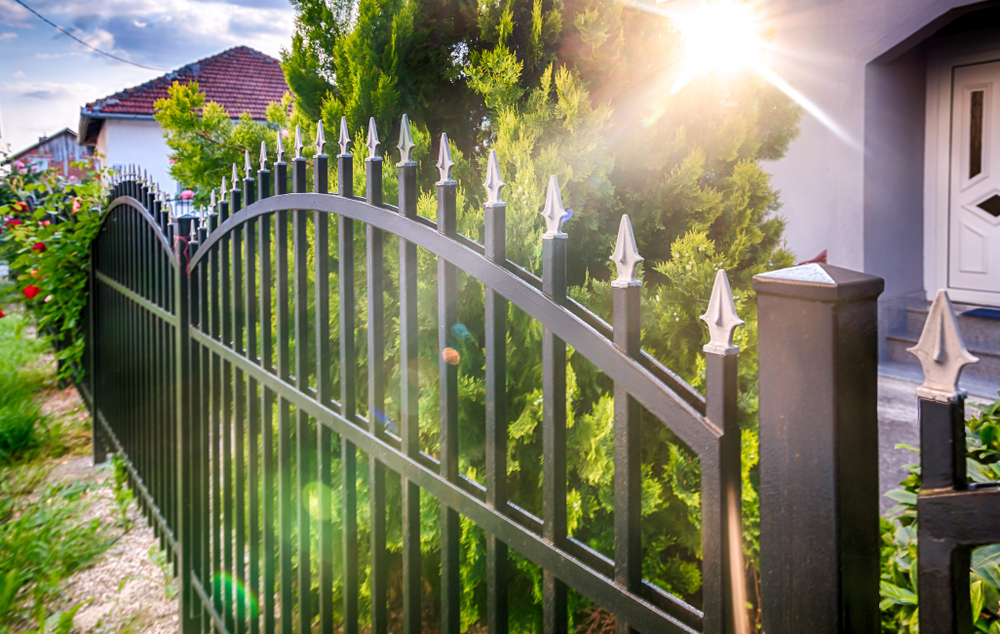 How to Preserve the Life of Iron Fences